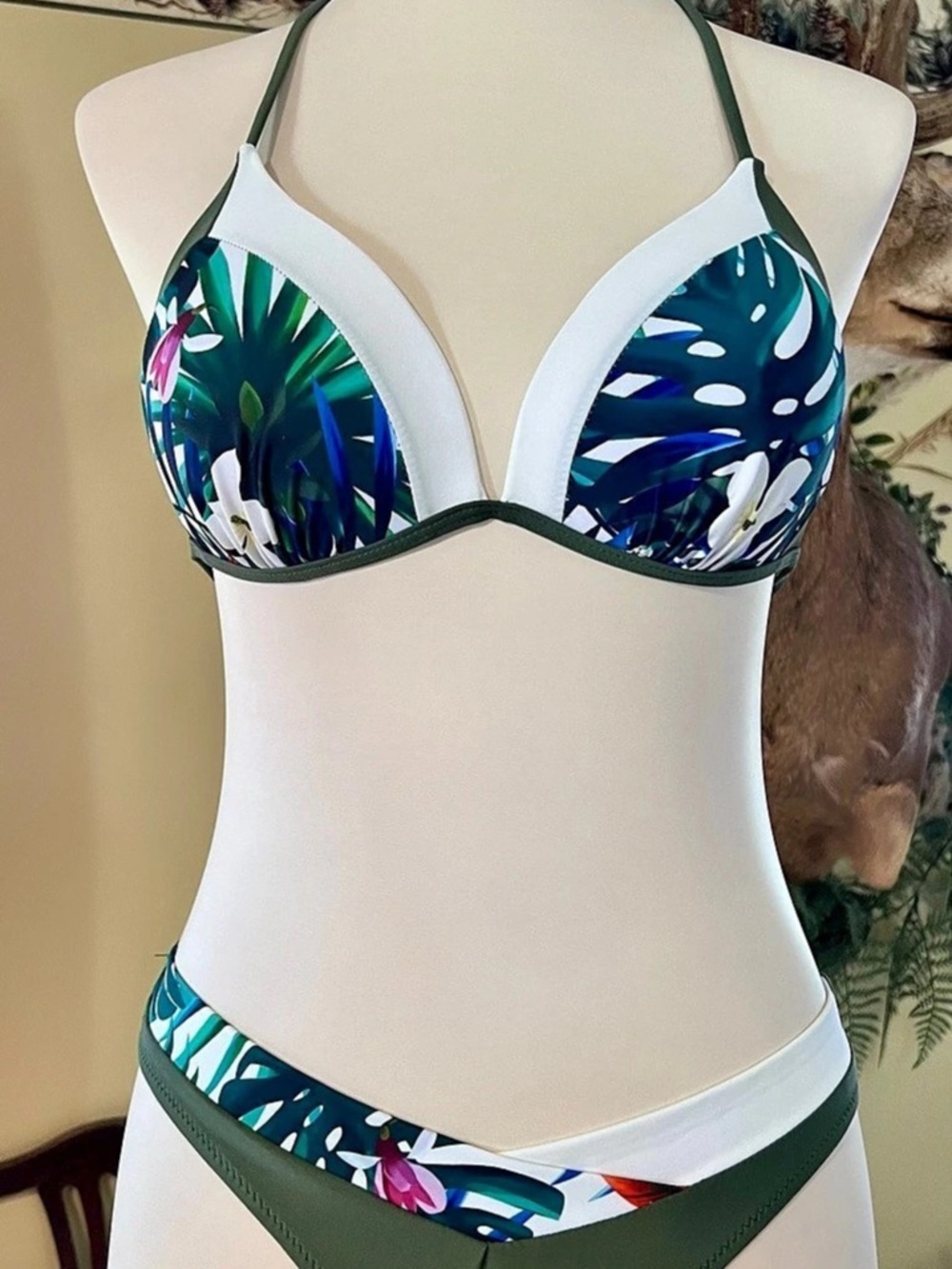 Floral Bikini Set in Green & White Size Large